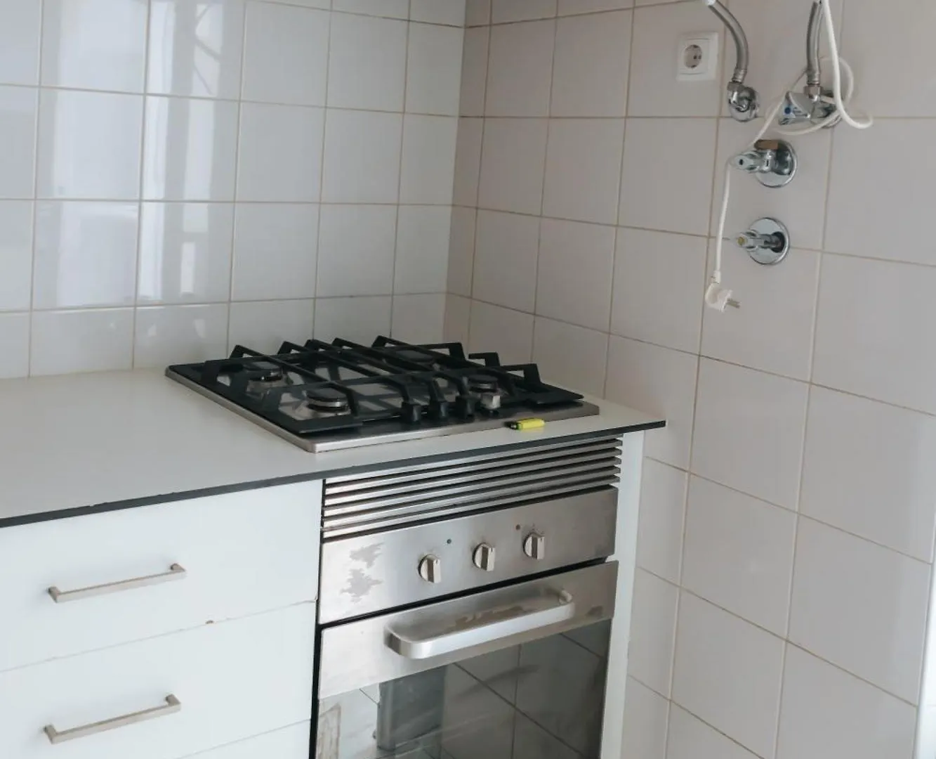 Homestay Aquilla Family Room 304 Lisbon Portugal